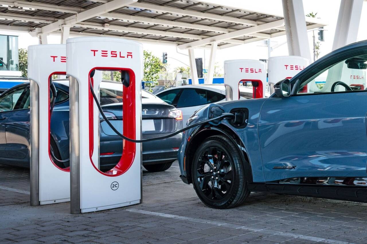 stellantis tesla supercharger