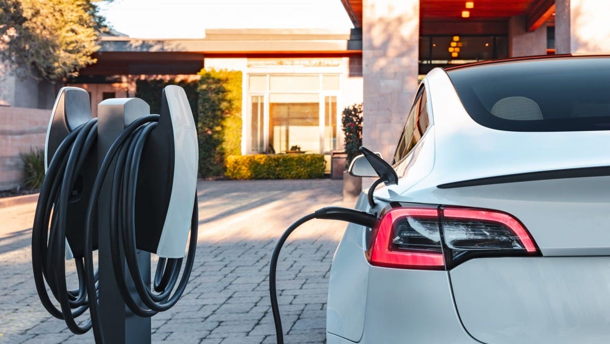 tesla in carica