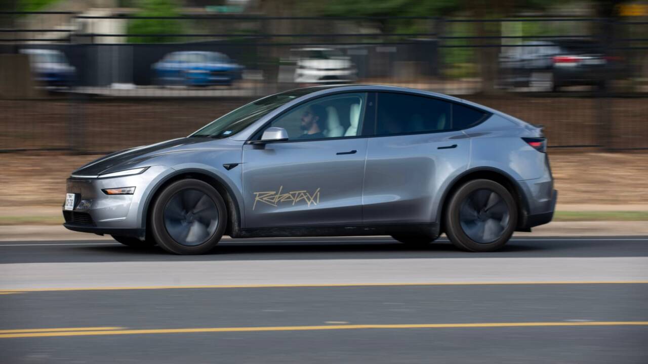 tesla robotaxi austin