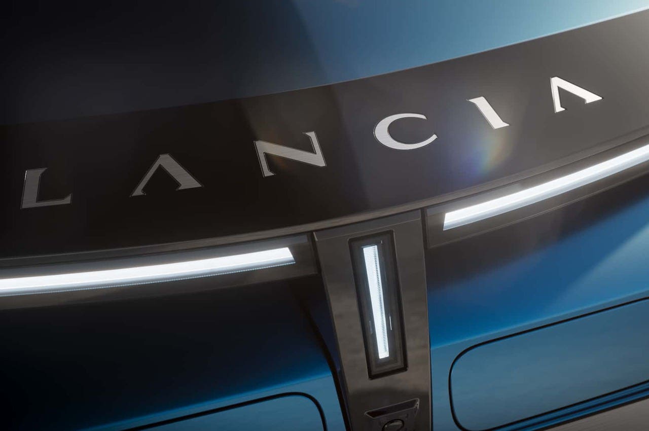 lancia badge