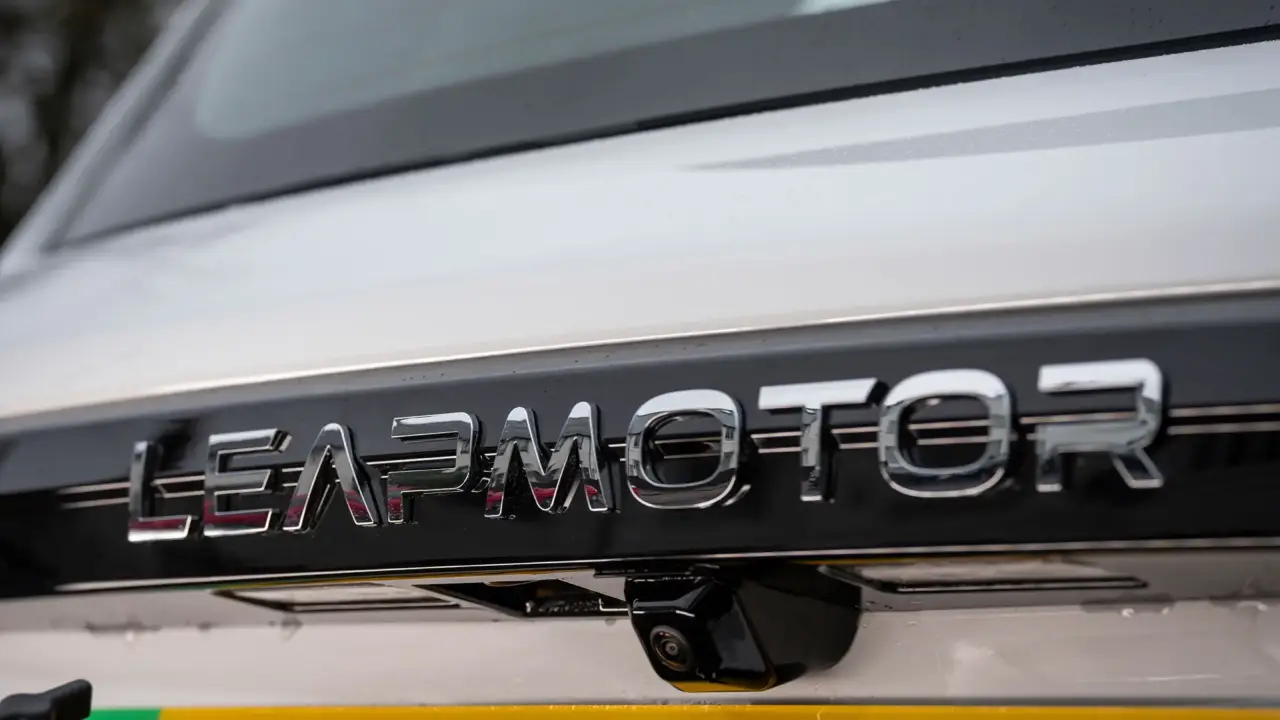 leapmotor badge