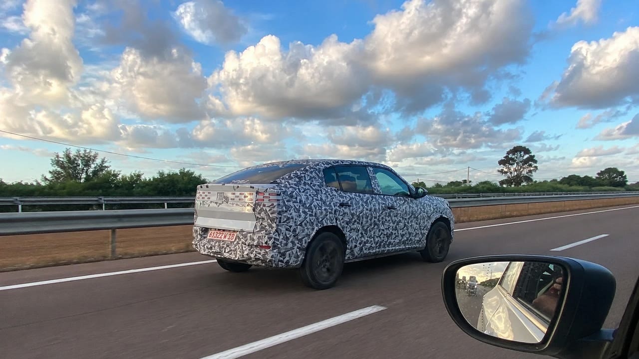 Nuova Fiat Fastback spy