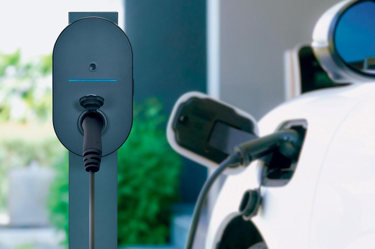 veicolo elettrico in carica