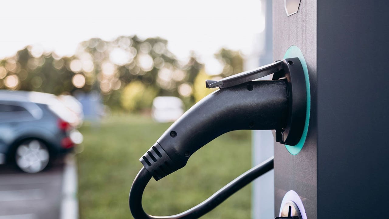 veicolo elettrico in carica