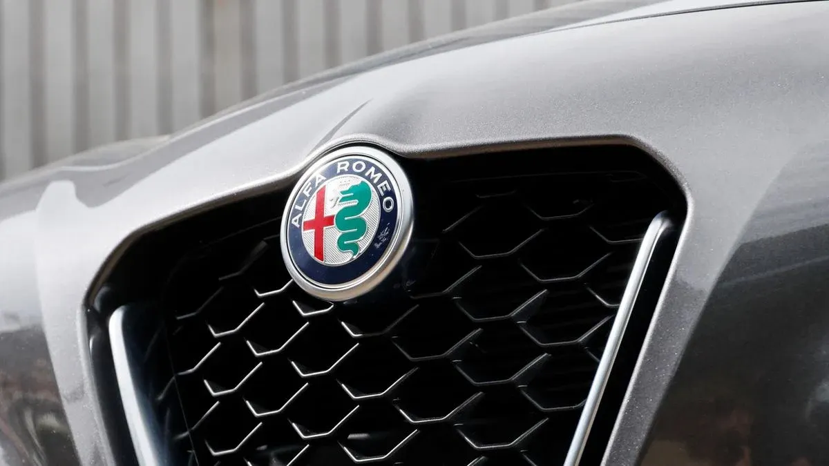alfa romeo badge